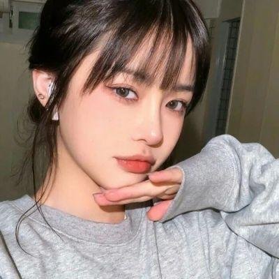 黑衣女孩